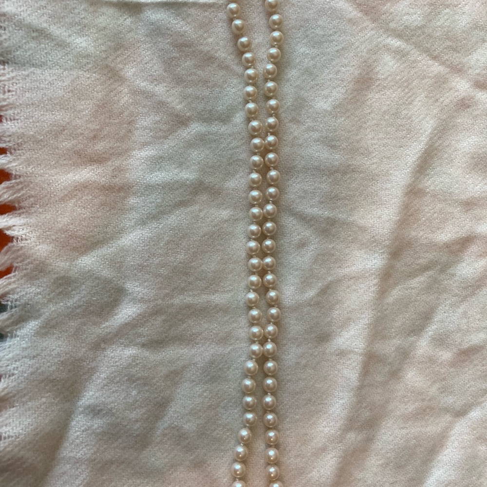 Vintage cream color faux pearl necklace